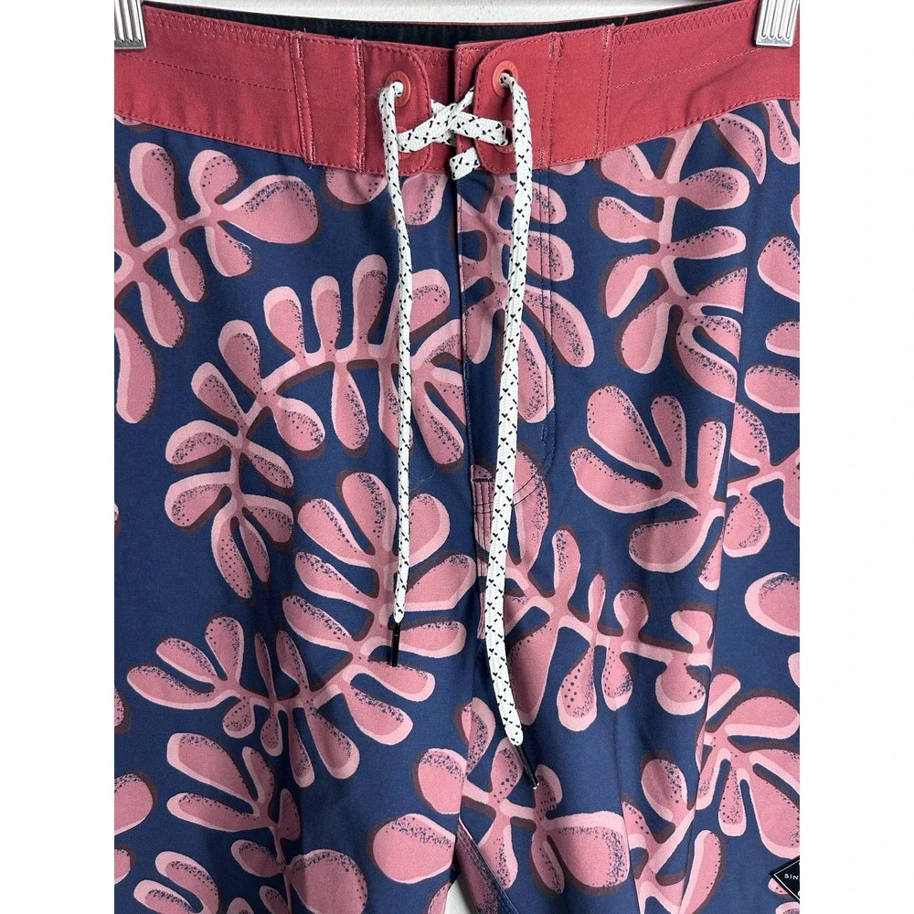 Salty Crew Mens 34 Board Shorts Navy Kelp Print Quick Dry Stretch Swim Trunks‎